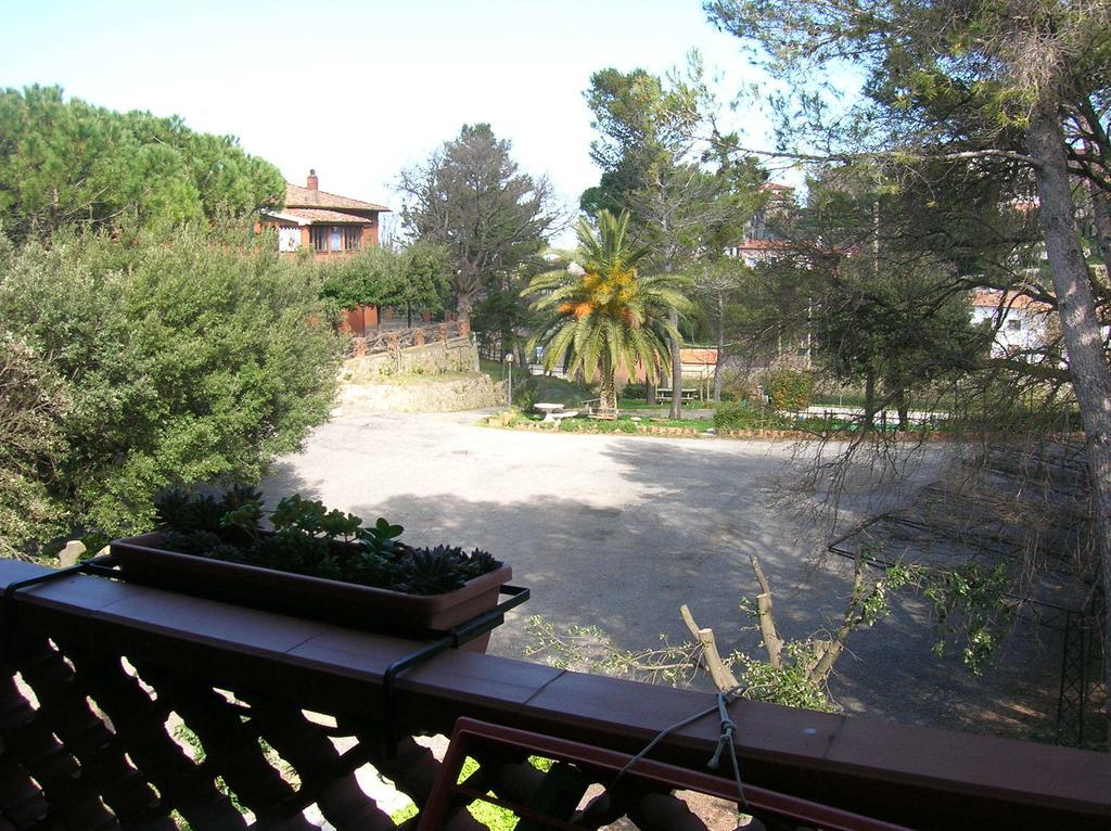 Hotel Il Poggetto Кастеллина-Мариттима Экстерьер фото