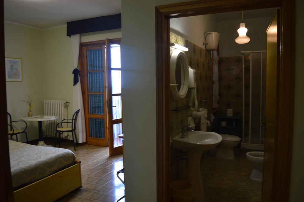 Hotel Il Poggetto Кастеллина-Мариттима Экстерьер фото